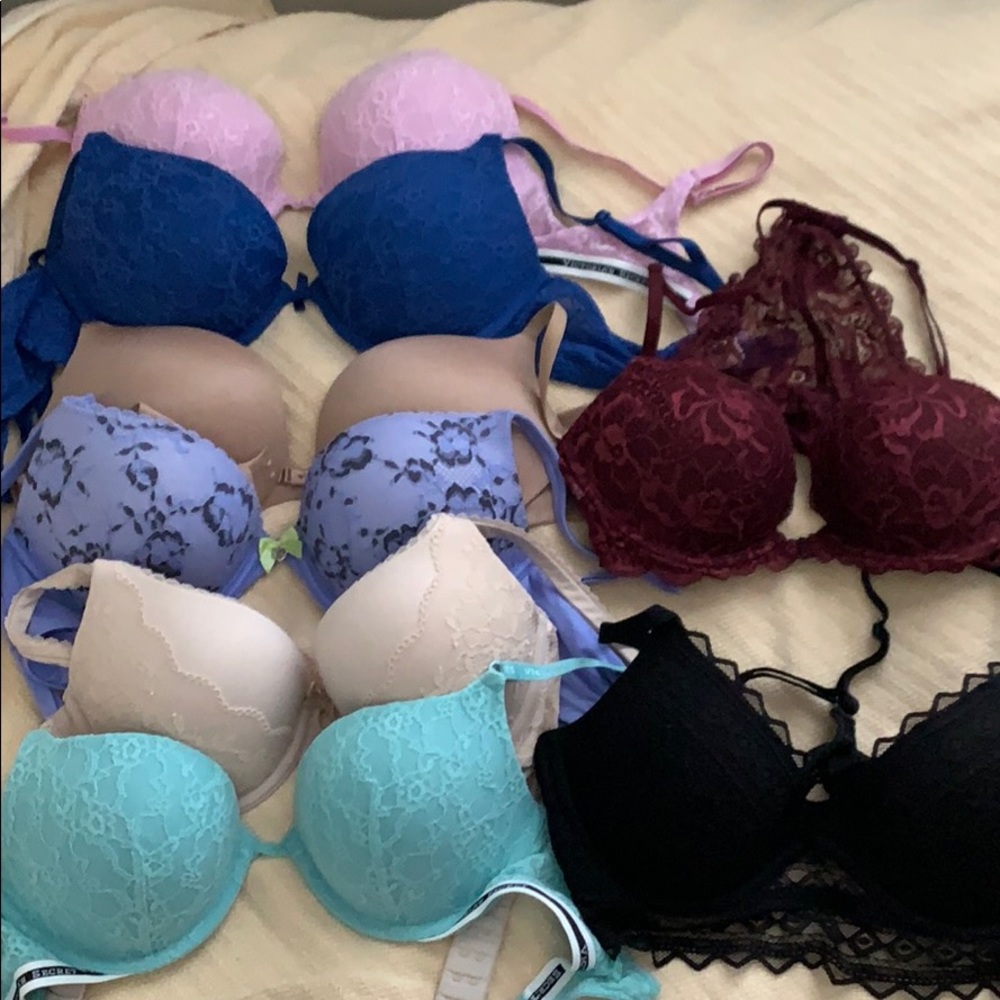 8 Victoria’s Secret bras (34C)
